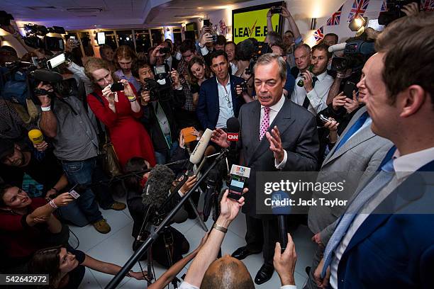 Independence Party Leader Nigel Farage gives a speech at the Leave.EU campaign's referendum party at Millbank Tower on June 23, 2016 in London,...