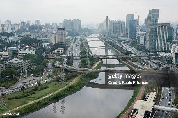 A view of the new comercial neighrborhood called Berrini and the Estaida's Bridge, Sao Paulo, Brazil