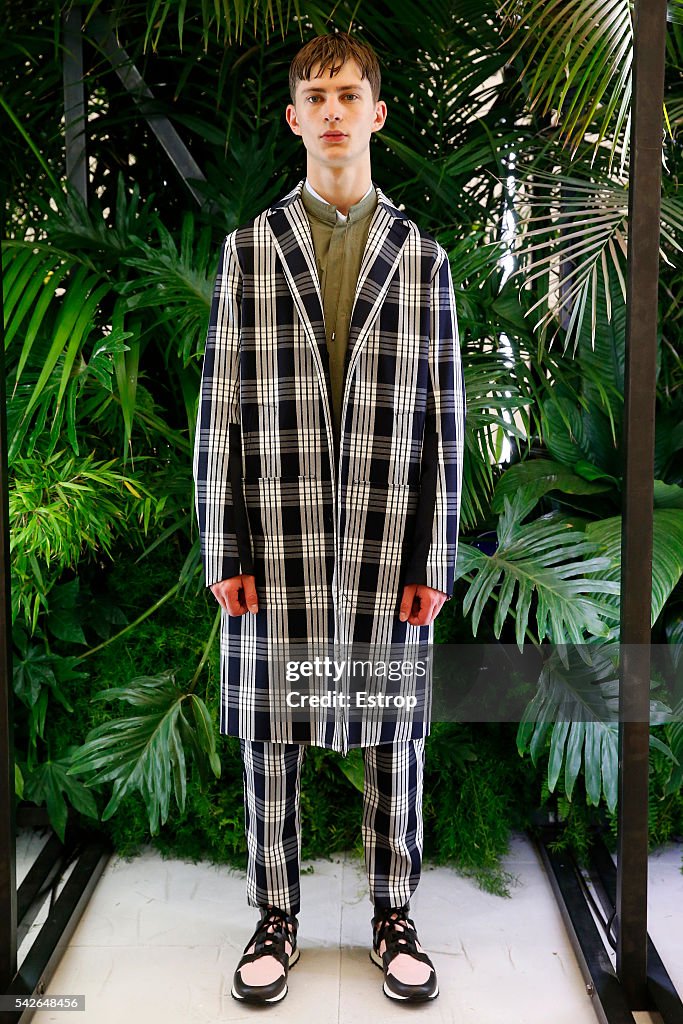 OAMC : Runway - Paris Fashion Week - Menswear Spring/Summer 2017