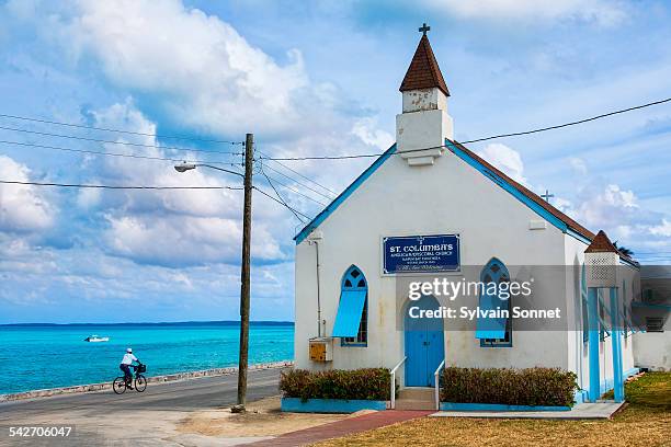 bahamas, eleuthera island, tarpum bay village - bahamas fotografías e imágenes de stock
