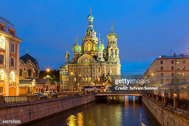 church of the saviour on spilled blood at dusk - st petersburg russia stock pictures, royalty-free photos & images