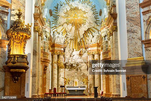 austria, vienna, karlskirche - karlskirche - fotografias e filmes do acervo