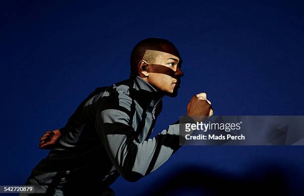 guy running - runner man stock pictures, royalty-free photos & images