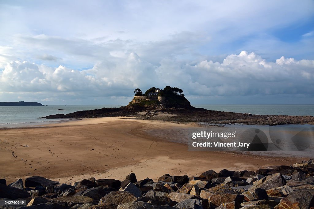 Du guesclin island britanny france