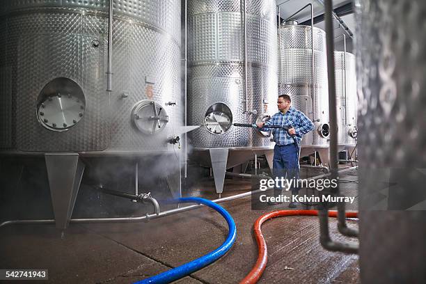 distillery - destillierapparat stock-fotos und bilder