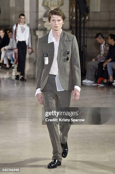 Maison Margiela : Runway - Paris Fashion Week - Menswear Spring/Summer 2017 Maison Margiela : Runway - Paris Fashion Week - Menswear Spring/Summer 2017