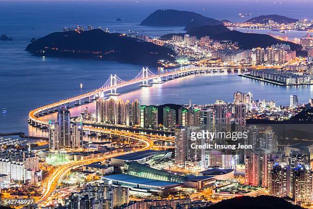 night view of busan city - corea del sur fotografías e imágenes de stock