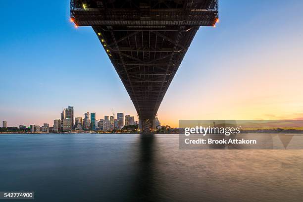 under the harbour bridge. - south australia - fotografias e filmes do acervo