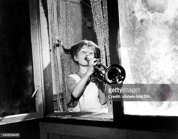 Zweiter Film derSerie von Kinofilmennach den Romanen der schwedischenKinderbuchautorin Astrid Lindgren:Pippi Langstrumpf miteiner TrompeteRegie: Olle...