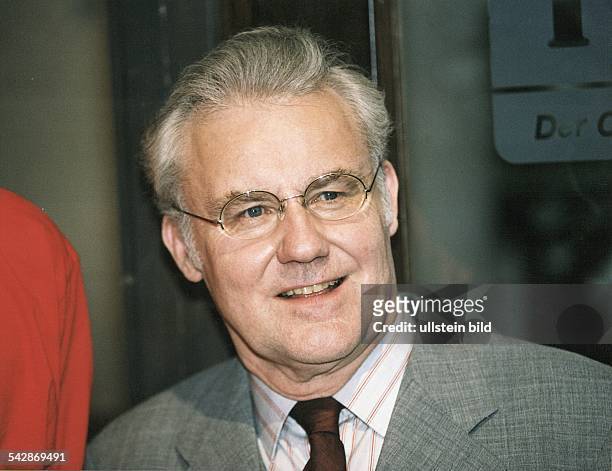 Der Hamburger Schauspieler Edgar Bessen. Aufgenommen Mai 1998.