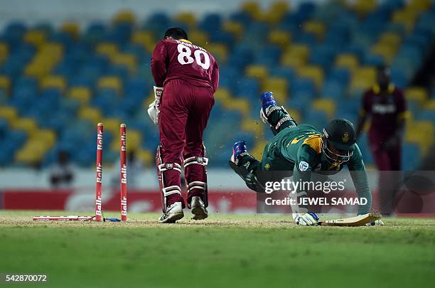 Ramdin 3,915 Kensington Cricket Club Stock Photos, High-Res Pictures, and ...