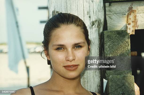Die deutsche Schauspielerin Sandra Leonhard. Aufgenommen August 1997.