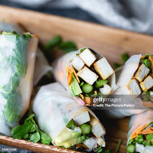 tofu spring rolls - goi cuon stock pictures, royalty-free photos & images