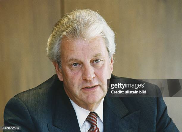 Dr. Horst Dietz, Vorstandsvorsitzender der Asea Brown Boveri AG . .
