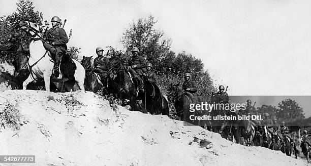 Italian cavalry crossing the border to Greece