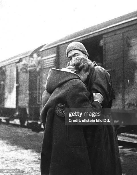 Kriegsheimkehrer im Lager Friedland- 1955