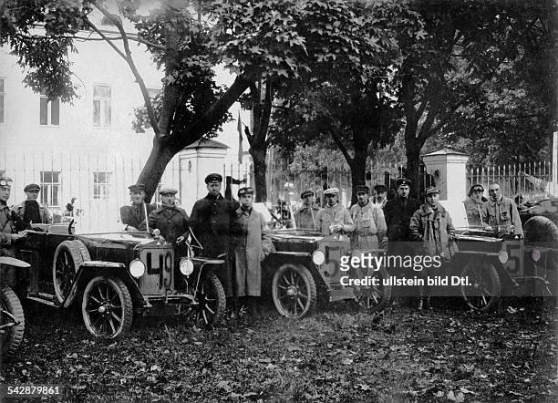 Prizewinning Aga racing cars from Germany in Pskov, Russia- date unknown, probably 1923published: Allgemeine Vossische Zeitung 44/1923photo by...
