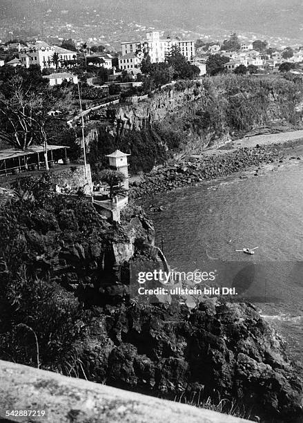 Portugal Madeira Funchal: Bay and cityscape - around 1930- Photographer: Hans G. Casparius- Published by: 'Berliner Morgenpost' Vintage property of...