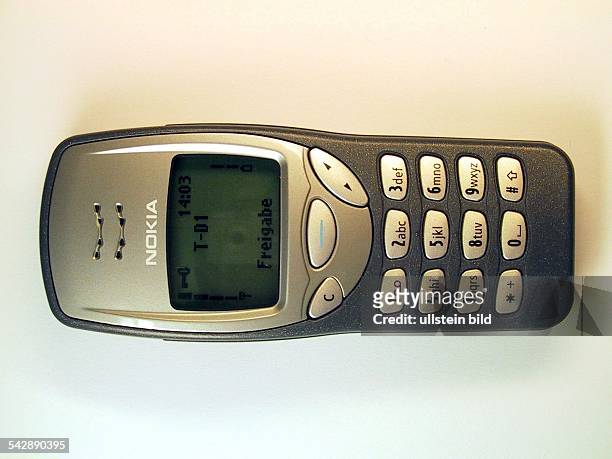 Das Mobiltelefon "3210" von Nokia. .