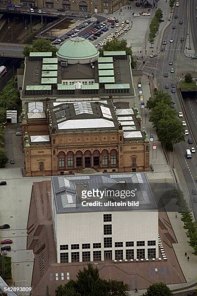 Die so genannte Museumsinsel in Hamburg: im Vordergrund der Neubau, der die "Galerie der Gegenwart" beherbergt, in der Mitte der ältere, dahinter der...