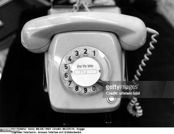 Graues Telefon mit Wählscheibe - 1969