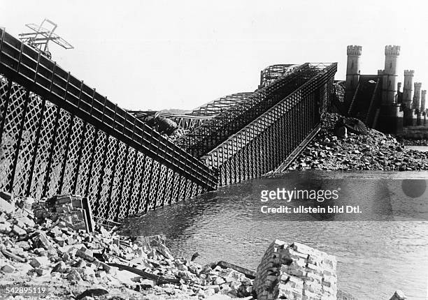 Military assault on Poland: destroyed bridge across the river Vistula near Dirschau, probably around