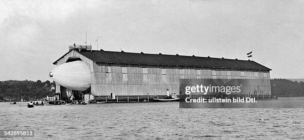 Zeppelin Float Rig Zeppelin Hangar Photos and Premium High Res Pictures - Getty Images