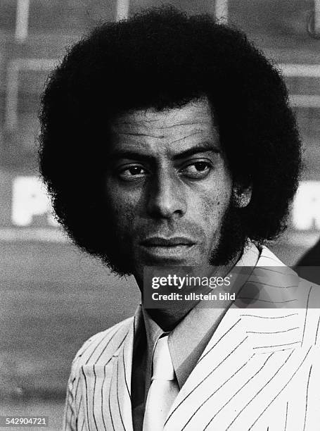 Der Kapitän der brasilianischen Fußball-Nationalmannschaft und Spieler des FC Santos, Carlos Alberto Torres . Aufgenommen April 1973.