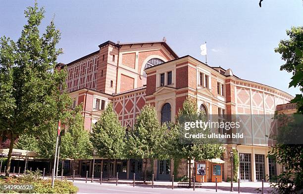 Das Richard-Wagner-Festspielhaus steht auf einer Anhöhe nördlich von Bayreuth. In dem mit Fachwerk verzierten Gebäude finden seit 1872 die Bayreuther...