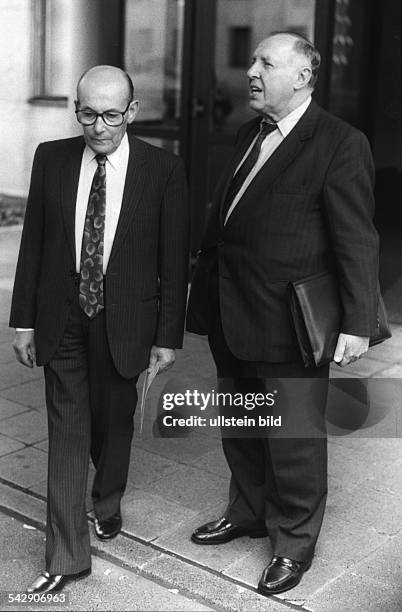Heinz Galinski, Vorsitzender des Zentralrates der Juden, und Ignatz Bubis, Vorsitzender der Jüdischen Gemeinde Frankfurt, im Juli 1990. Aufgenommen...