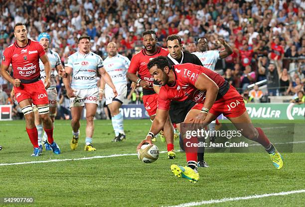 Maxime Mermoz of RC Toulon scores a try during the Final Top 14 between Toulon and Racing 92 at Camp Nou on June 24, 2016 in Barcelona, Spain.