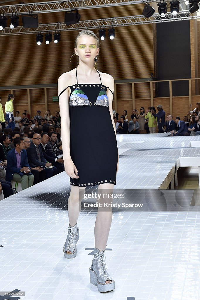 Kenzo : Runway - Paris Fashion Week - Menswear Spring/Summer 2017