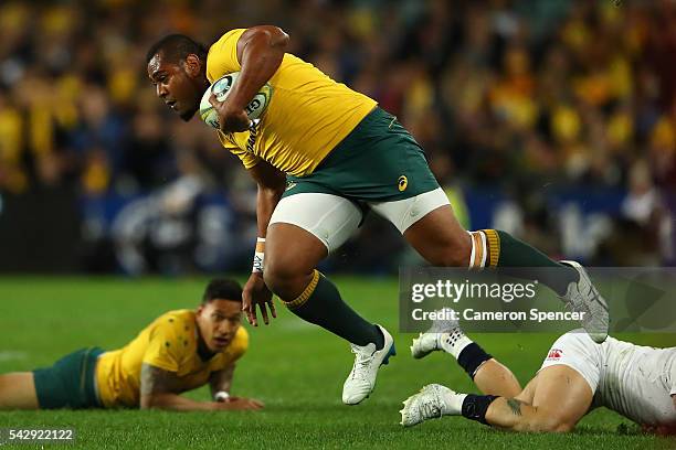 Taqele Naiyaravoro of the Wallabies makes a break during the International Test match between the Australian Wallabies and England at Allianz Stadium...