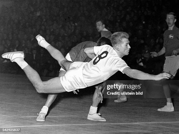 Handballer Hinrich Schwenker in Aktion News Photo Getty Images