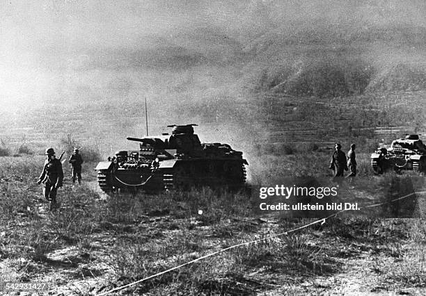 117 Operation Marita Photos & High Res Pictures Getty Images