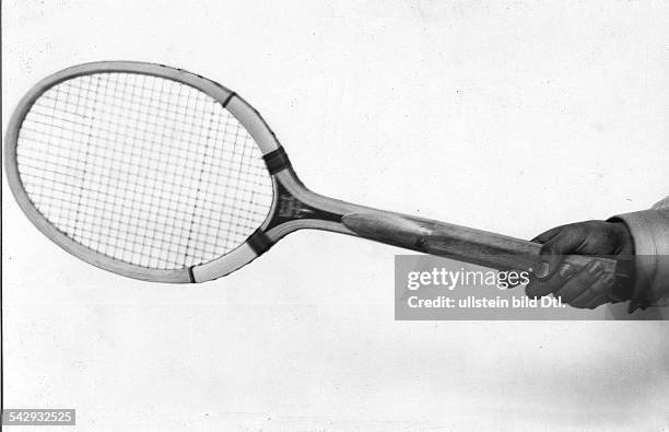 Tennisschläger mit Arm- erschienen BM