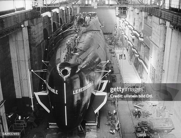 Das erste französischen Atom-U-Bootes "Le Redoutable" in Cherbourg. Das Boot in der Werft.1967