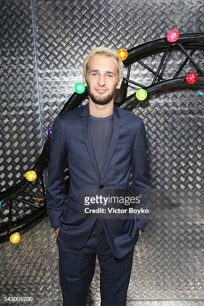 Hopper Jack Penn attends the Dior Homme Menswear Spring/Summer 2017 show as part of Paris Fashion Week on June 25, 2016 in Paris, France.