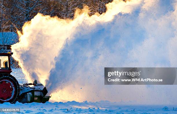 snowblower - removedor de neve ferramenta de trabalho - fotografias e filmes do acervo