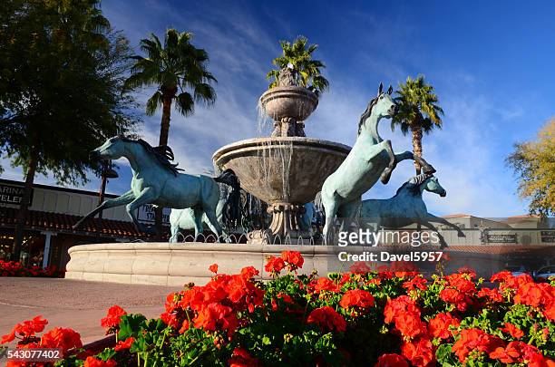 bronze horse fountain in downtown scottsdale - scottsdale stockfoto's en -beelden