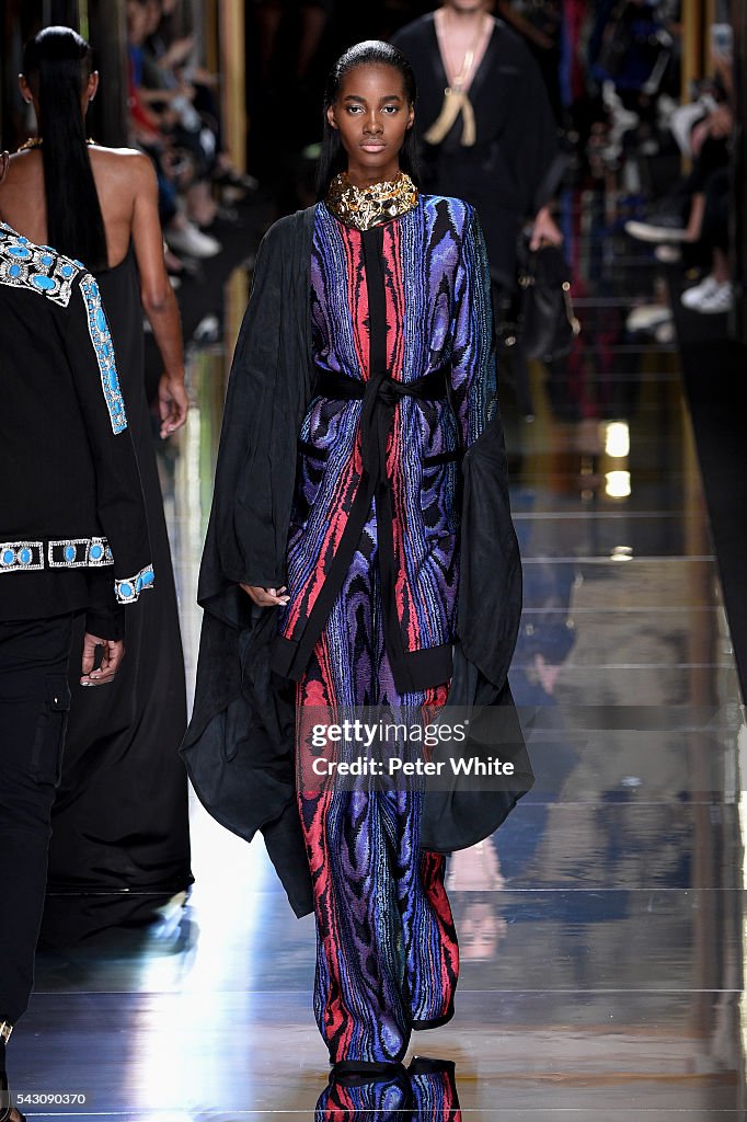 Balmain : Runway - Paris Fashion Week - Menswear Spring/Summer 2017