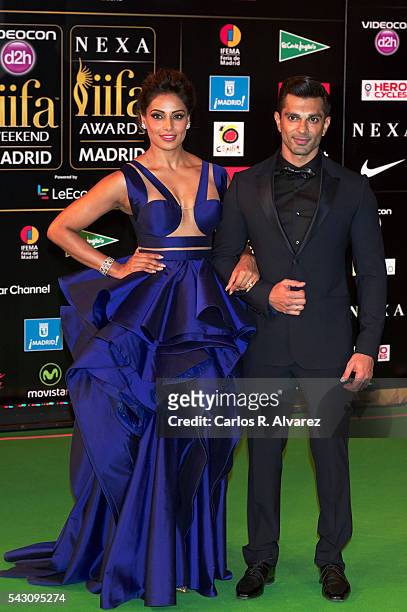 Bipasha Basu and husband Karan Singh Grover attend the 17th IIFA Awards at Ifema on June 25, 2016 in Madrid, Spain.