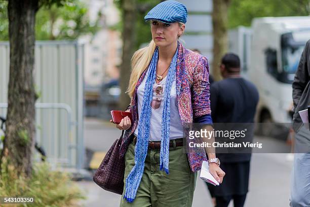 Sarah Ann Murray outside Dior Homme during the Paris Fashion Week Menswear Spring/Summer 2017 on June 25, 2016 in Paris, France.