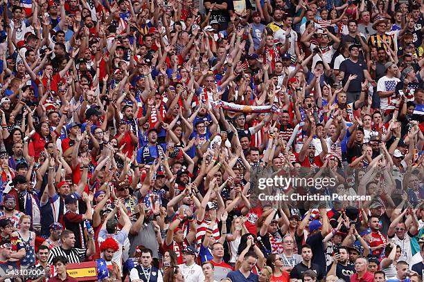 Fans of United States cheer during the 2016 Copa America Centenario third place match against the Colombia at University of Phoenix Stadium on June...