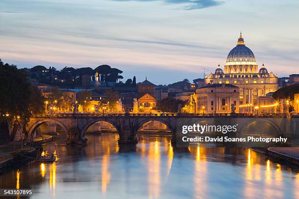st. peter's basilica, rome - basílica de san pedro fotografías e imágenes de stock