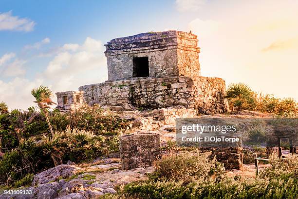 view of tulum beach, god of winds temple, mexico - el carmen location imagens e fotografias de stock