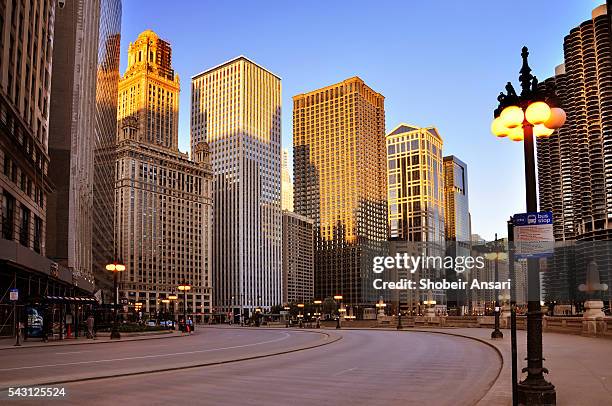 empty streets of chicago at sunrise - empty street stock pictures, royalty-free photos & images