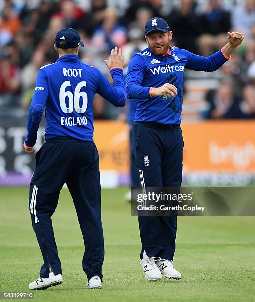 Jonathan Bairstow of England celebrates with Joe Root after catching out Farveez Maharoof of Sri Lanka during the 3rd ODI Royal London One Day...