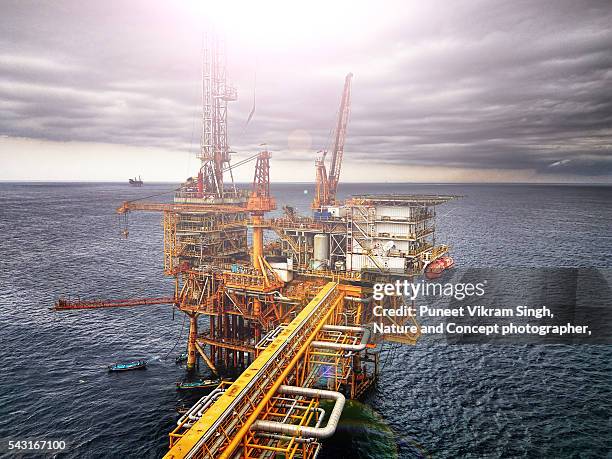 offshore platform - oil rig stock pictures, royalty-free photos & images