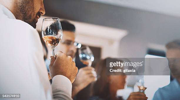 weinprobe. - wine tasting stock-fotos und bilder